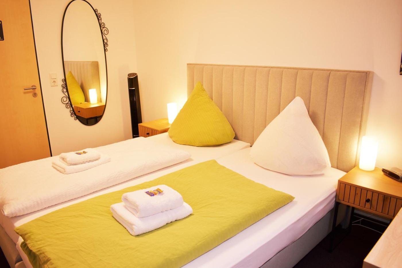 Hotel Emmerich Winningen Rum bild