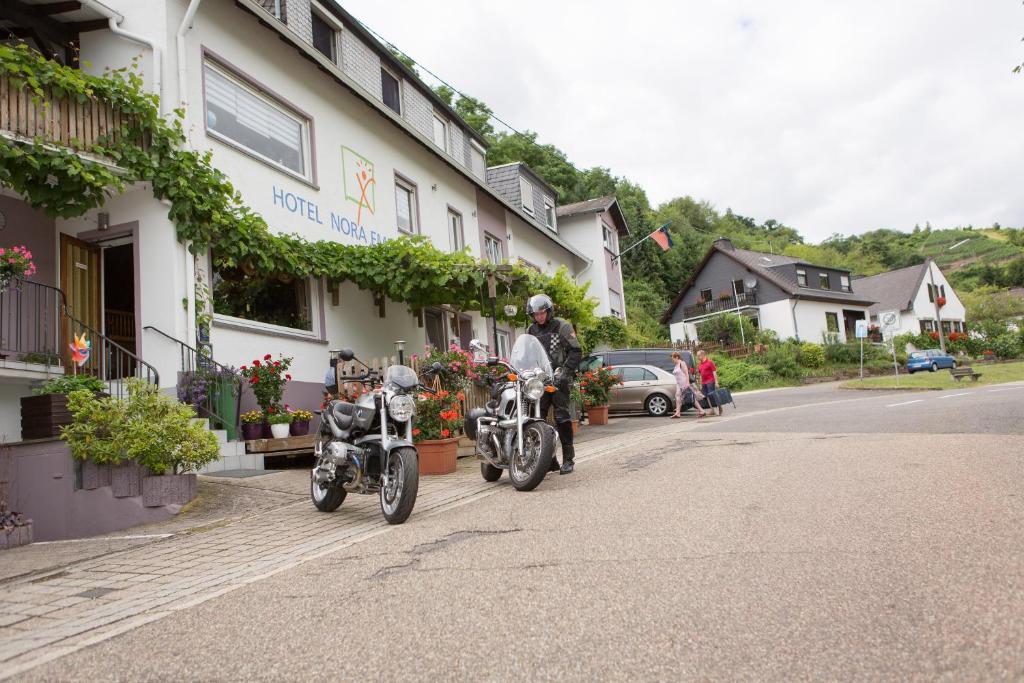 Hotel Emmerich Winningen Exteriör bild